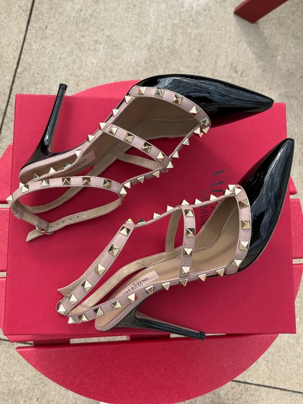 Valentino Garavani Patent Rockstud Caged Pumps 100 MM Black/Poudre- Authentic - Picture 14 of 14
